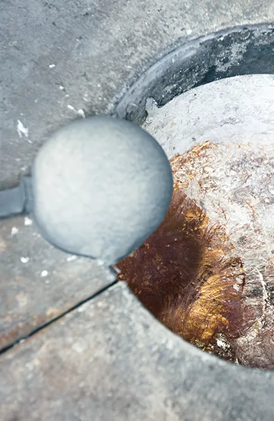 strumenti per la fusione dell alluminio sopra al forno